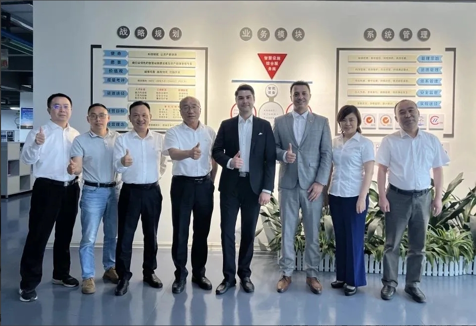 匈牙利驻广州总领事馆副总领事与匈牙利全国企业家和雇主协会（VOSZ）主席莅临十大网投正规信誉官网·十大网投靠谱平台 ·智慧参观考察